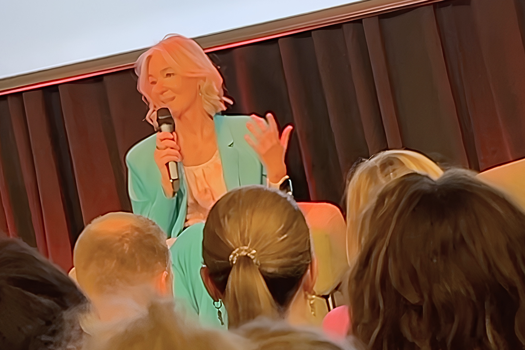 Karen Van der Aa